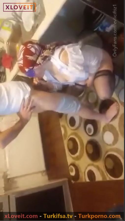 Türbanlı Sikiş Evliçiftiz1 mutfağa azdırmaya gelince sikildi