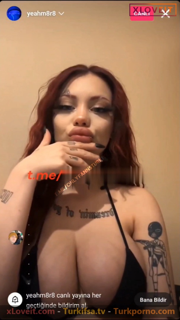 Yeahmur ifşa Memelerini önümüze koyup yayın yaptı